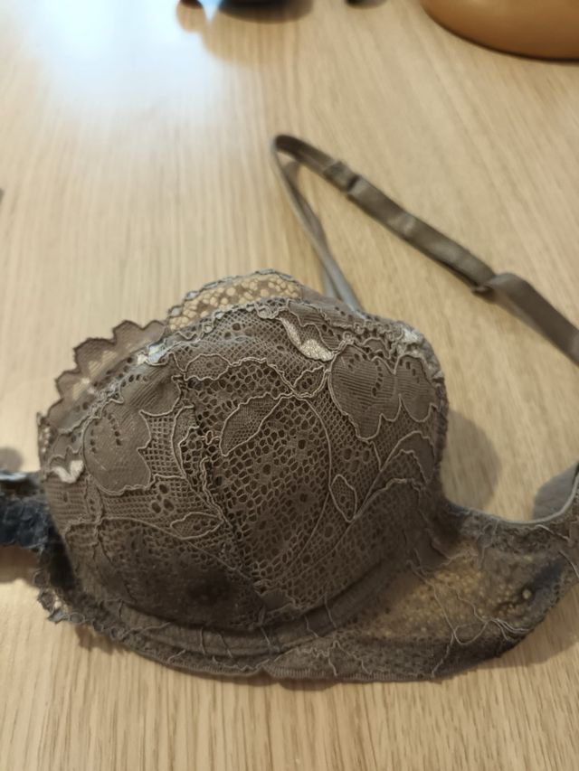 4 reggiseni venduti insieme