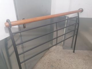 Cabecero en Valencia para cama de 135cm.