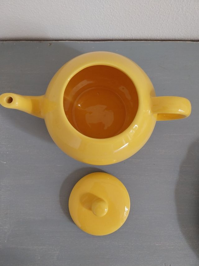 Teiera ceramica gialla Saturnia