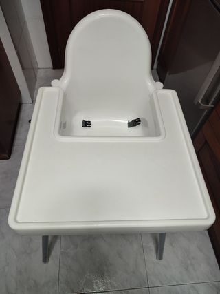 Trona Ikea con bandeja