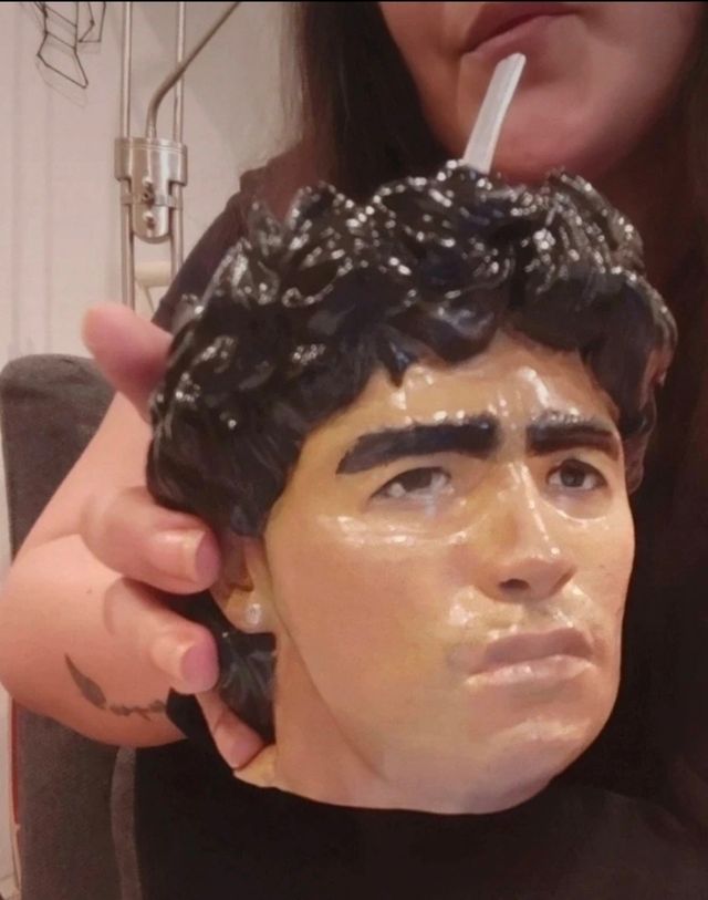 Mate Maradonna con bombilla