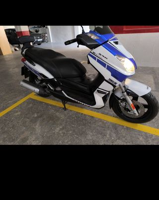 Yamaha xmax 250 cc