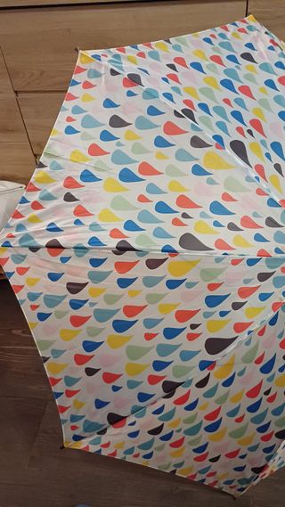 Paraguas estampado gotas de lluvia de color Vilac