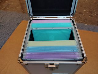 Cofre para guardar 80 cd's y dvd's