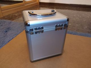 Cofre para guardar 80 cd's y dvd's