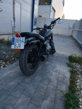 Suzuki Marauder 250 Café Racer / Bobber – ÚNICA