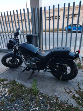 Suzuki Marauder 250 Café Racer / Bobber – ÚNICA