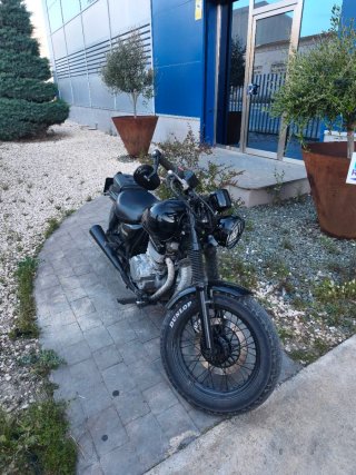Suzuki Marauder 250 Café Racer / Bobber – ÚNICA