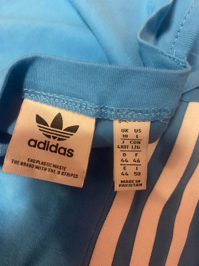 Top corto Adidas azul