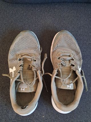 CAIU o PREÇO! 3,99 € Tênis/sapatilhas Under nr. 41