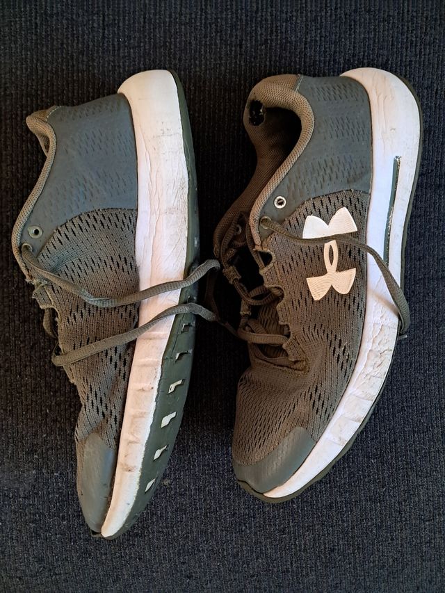 CAIU o PREÇO! 3,99 € Tênis/sapatilhas Under nr. 41