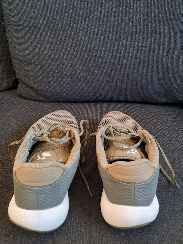 CAIU o PREÇO! 3,99 € Tênis/sapatilhas Under nr. 41