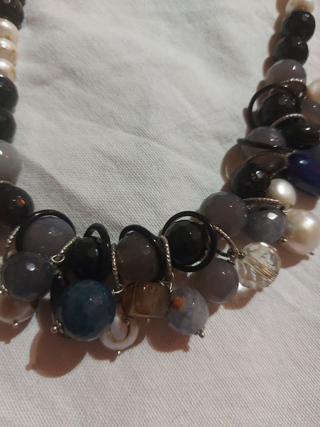 Collana multitono con perle