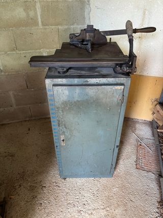 Armario de metal para tipografiaCortadora antigua