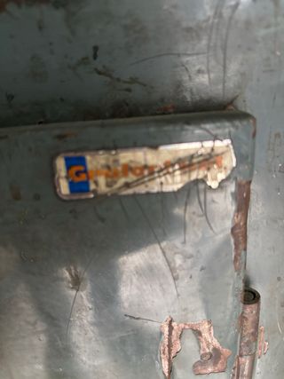 Armario de metal para tipografiaCortadora antigua