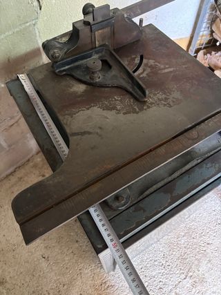 Armario de metal para tipografiaCortadora antigua