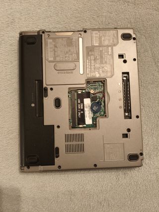 Portátil DELL Latitude D140 –Para reparar o piezas