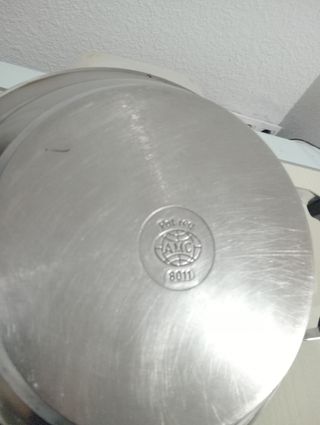 .,Olla AMC Suiza NO APTA PARA FUEGOS DE INDUCCIÓN;