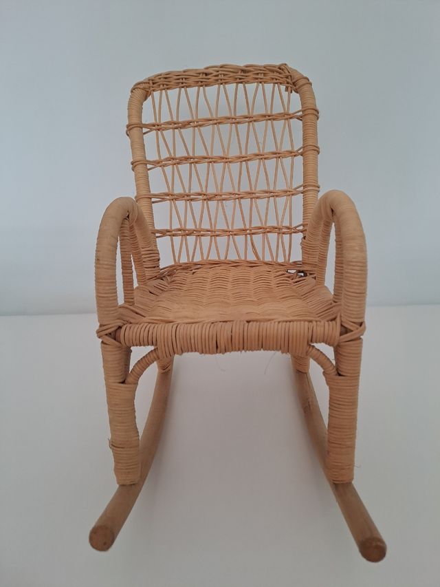 Sedia dondolo vimini adatta per bambole