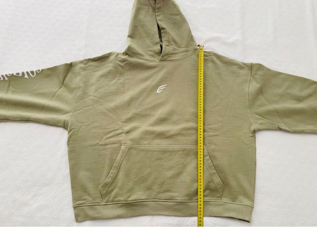 Sudadera EME verde con capucha.Talla M. Está nueva