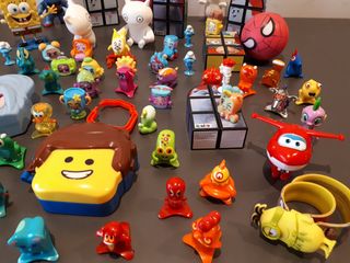 Lote juguetes pequeños licencia