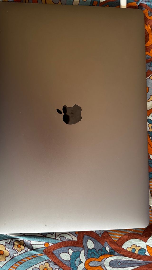 apple MacBook Pro 15 Touch Bar . 2,7GHz intel i7