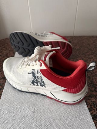 Zapatillas U.S. Polo Assn. rojas y blancas