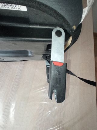 Alzador coche con Isofix.