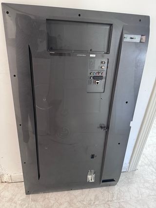 LEER BIEN! LG 49" 4K Smart TV.