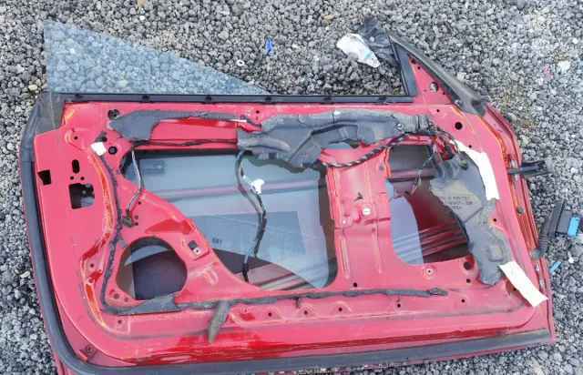 Puerta BMW Serie 1 E81 roja