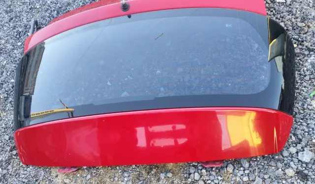 Portón maletero BMW serie 1 e81