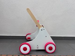 Andador musical infantil de madera