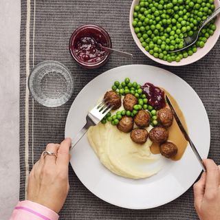 Juego de 18 Platos de Porcelana Blancos