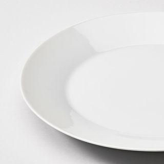 Juego de 18 Platos de Porcelana Blancos