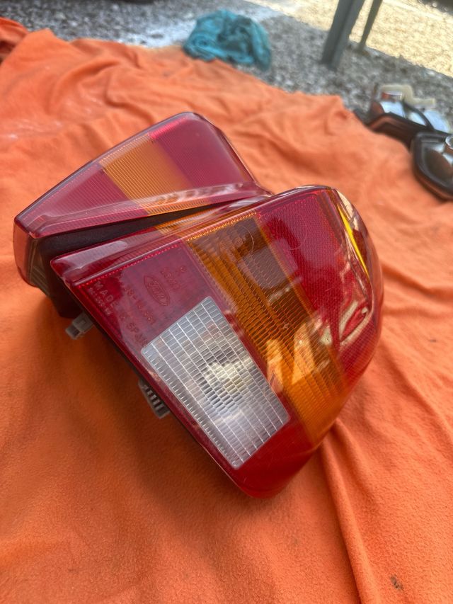 Fanali posteriori ford fiesta
