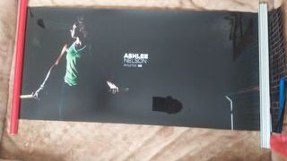 POSTER PLASTICO ASHLEE NELSON 115CM X 50CM