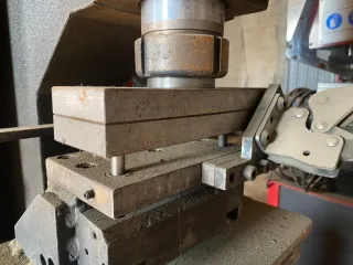 Máquina punzonadora Nargesa MX340G