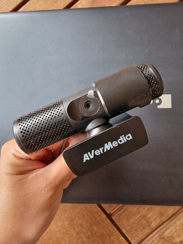 Webcam AVERMEDIA con microfono