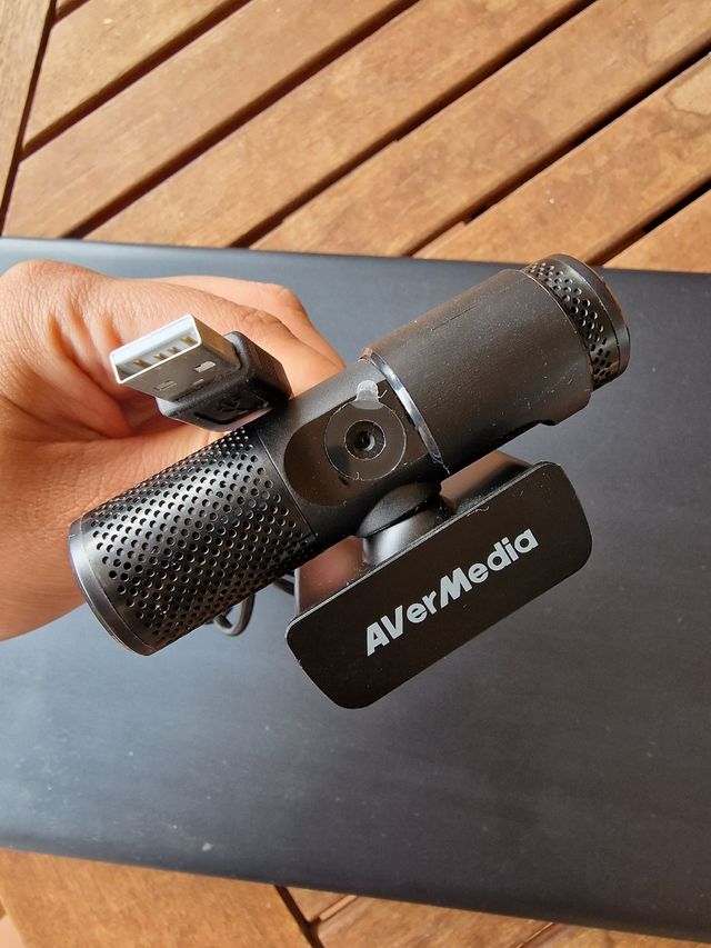 Webcam AVERMEDIA con microfono