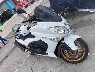 Scooter Yamaha TMAX 500 blanca