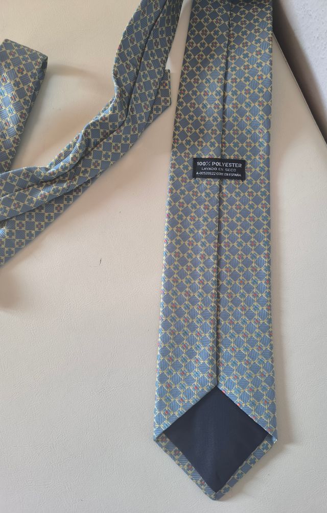 Corbata azul estampada