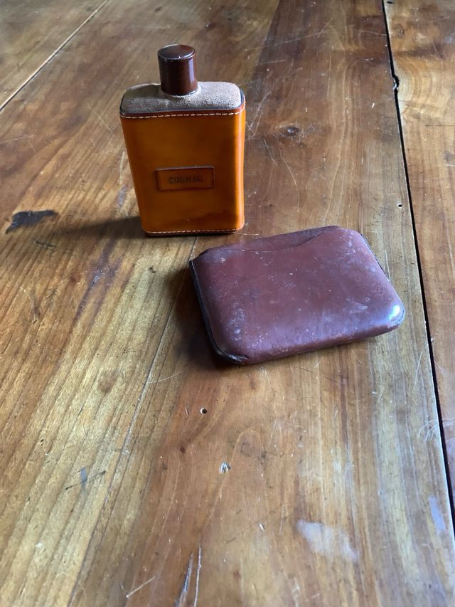 Antico portaliquori e portasigari vintage