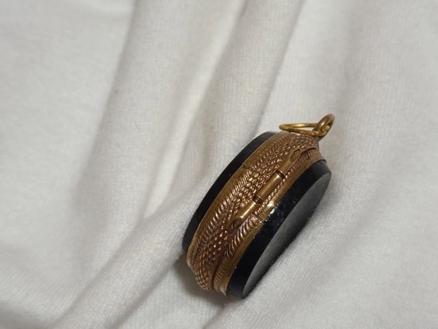 antiguo guardapelo o relicario onyx