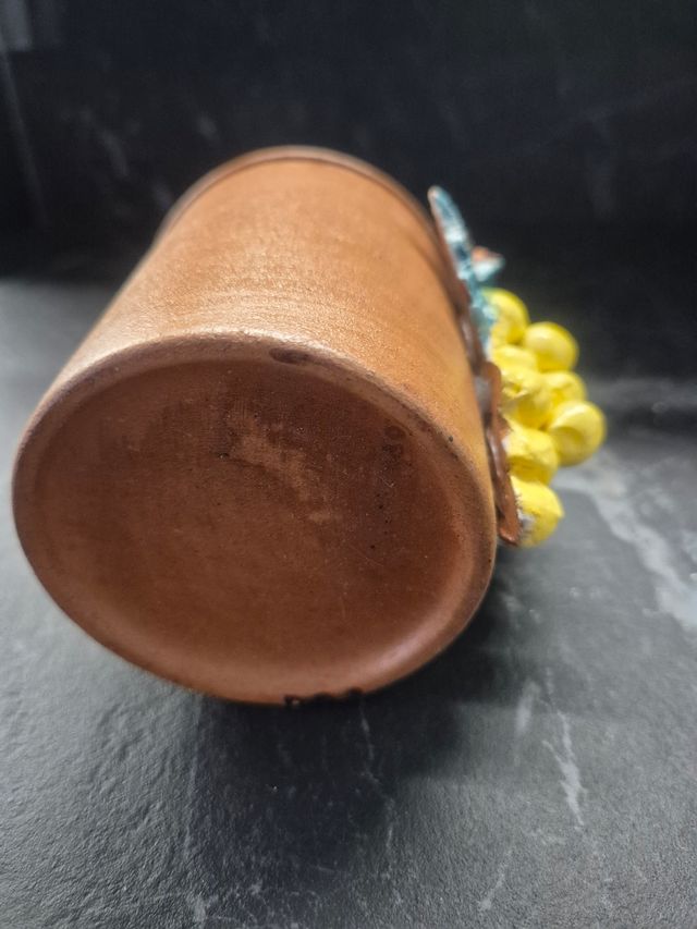 Tazza in terracotta decorata