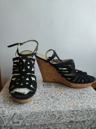 Sandalias cuña negras