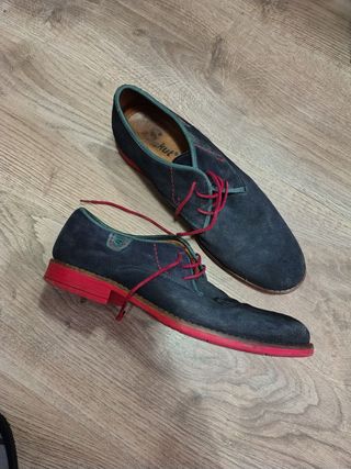 Zapatos azul marino-rojo