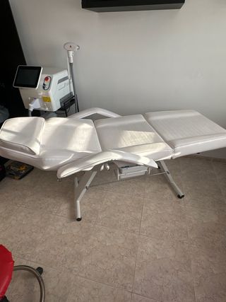 Camilla blanca de estetica basic 202