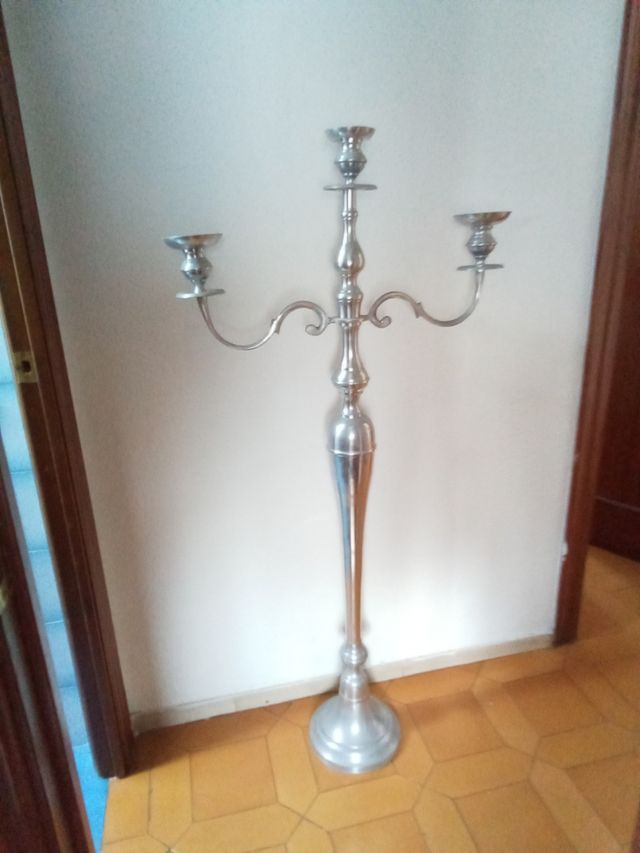 Candelabro de aluminio gigante