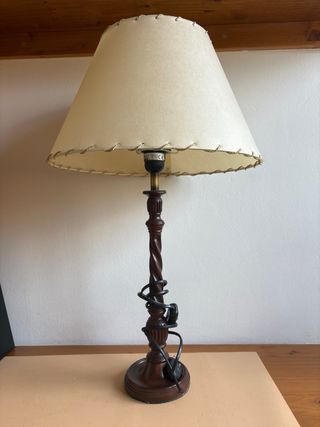 Lámpara sobremesa madera -