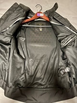 Chaqueta Triumph Braddan mesh